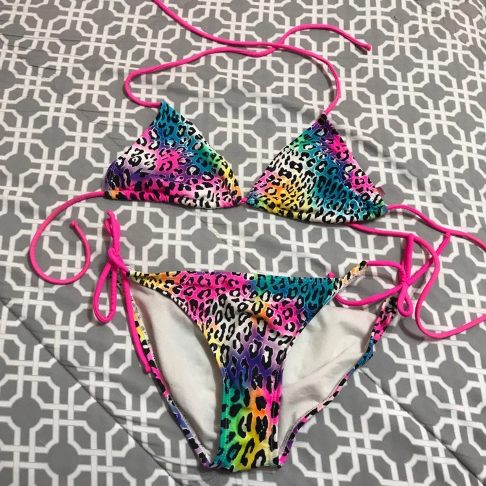 Bikini matching top and bottom